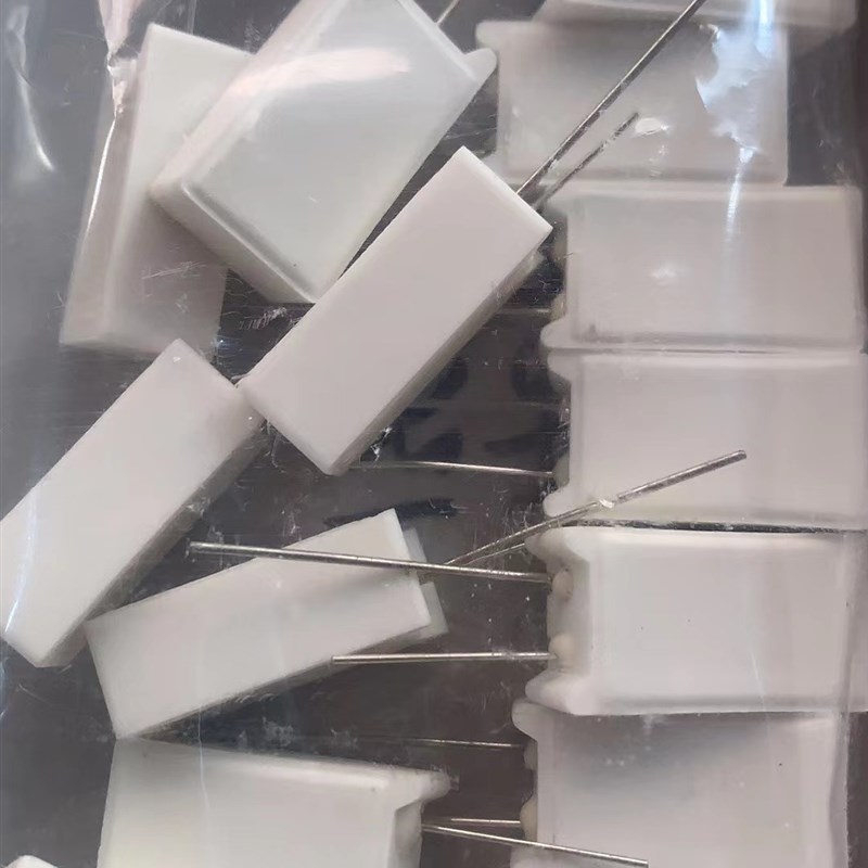 F5K3R3J14 5W 3.3 3A 145带温度水泥电阻全新装进口正品