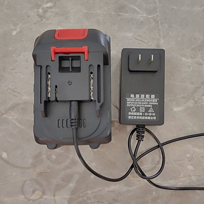 洗车机水枪专用锂电池原装通用电动工具21V长续航大容量充电器v20