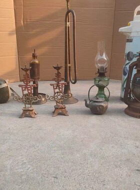 民俗老物件农村摆件烛台酒壶马灯暖瓶煤油灯水壶军号怀旧收藏杂项