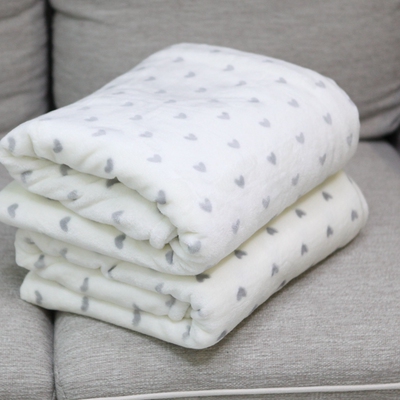 新款isn法兰绒珊瑚绒毛毯单双人学生宿舍床单小爱心印花空调毯夏