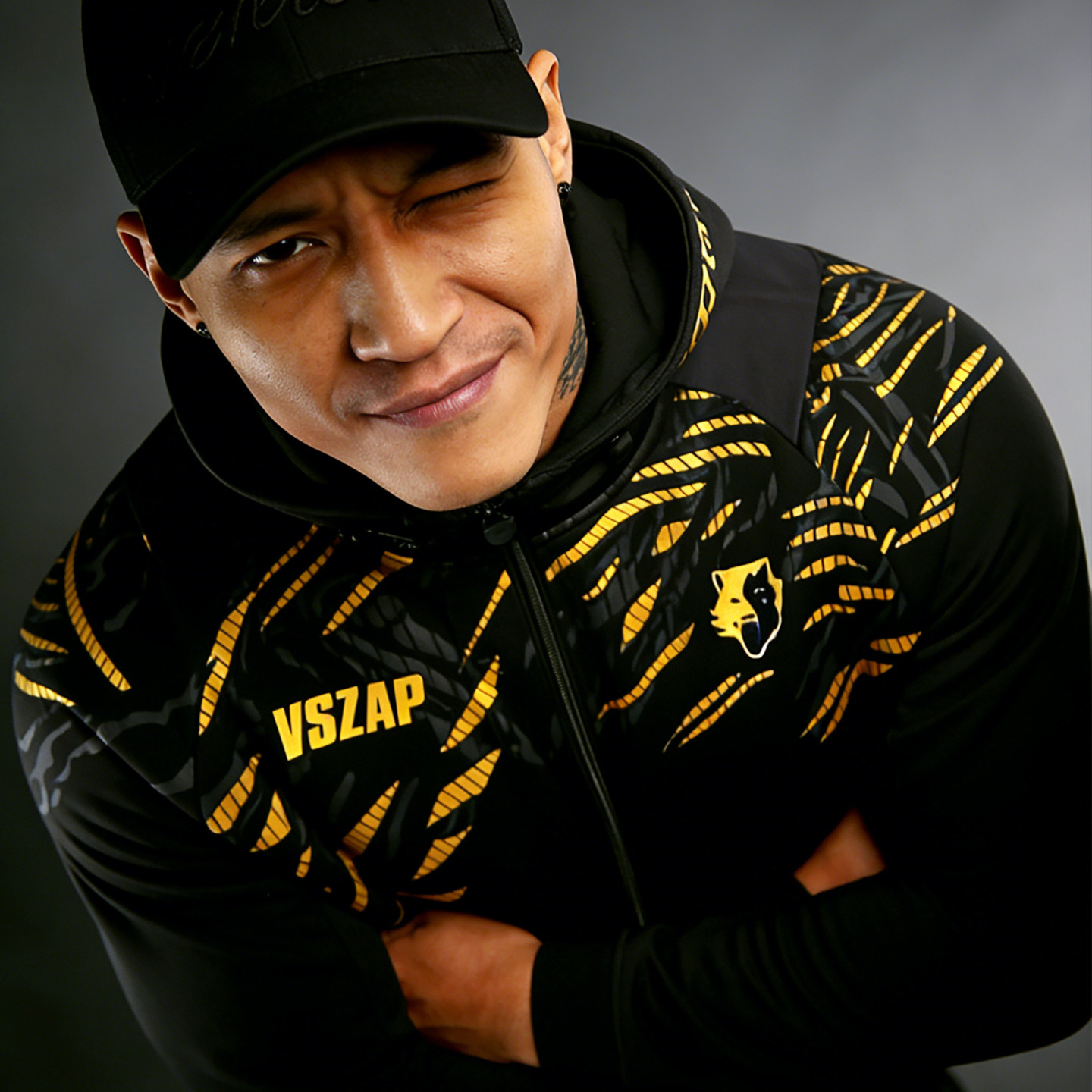 VSZAP男士时尚潮流帅气外套休闲健身运动卫衣黑金色连帽秋冬男装