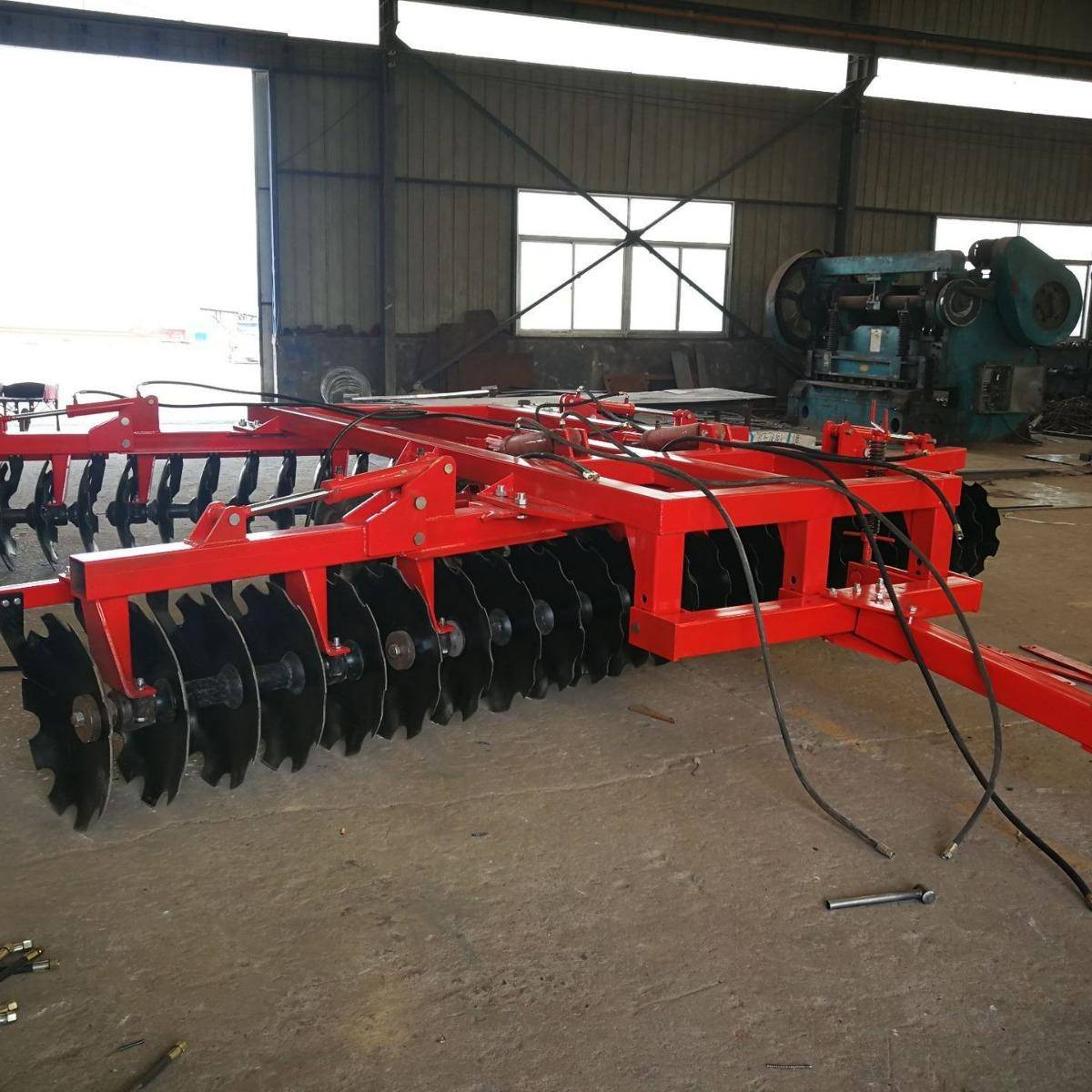 四轮拖拉机带液压牵引式圆盘耙3.8米重型圆盘耙轻型圆盘耙