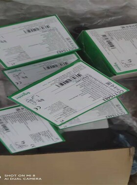 法国原厂全新ZB4BG57 ZB4BG220 ZB4BG714 ZB4BG7F034 ZB4BG6