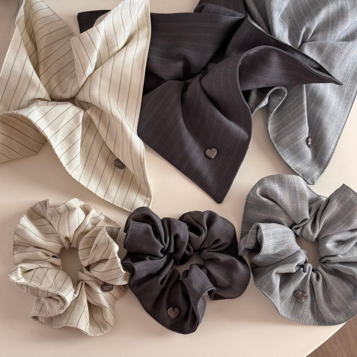 灰色新款爱心条纹方巾大肠圈女精致法式小众发圈发饰百搭发圈饰品,饰品/流行首饰/时尚饰品新,发饰,淘宝优惠券,粉丝福利购,淘宝优惠卷