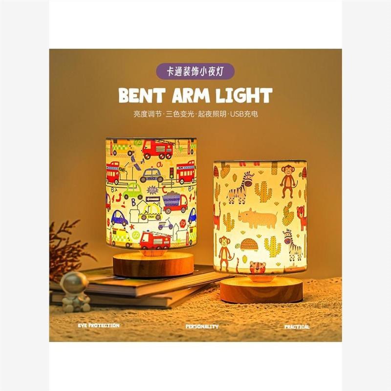 少儿卡通卧室床头装饰台灯简约个B性创意礼物布艺温馨实木调光台