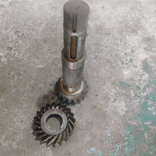 北京山东烟台X62W铣床配件X624A立铣头螺旋伞齿轮Z20 Z18长268