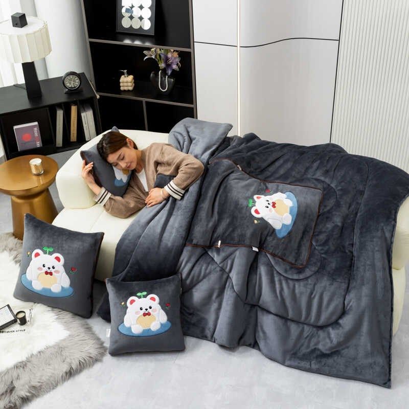 招财进宝加厚超柔绣花多功能抱枕被车载办公室二合一靠枕被