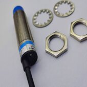 M18超远距离30MM可调电感式 接近开关18M 25PA三线PNP常开DC12V24V