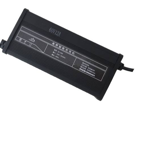 60V8A电动休闲篷车四轮三轮60AH68AH70AH铅酸新能源锂电池充电器