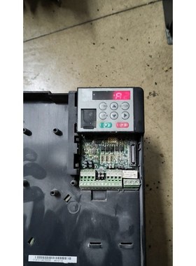 汇川MD310T11B变频器,,成色如,只通电试了一下,