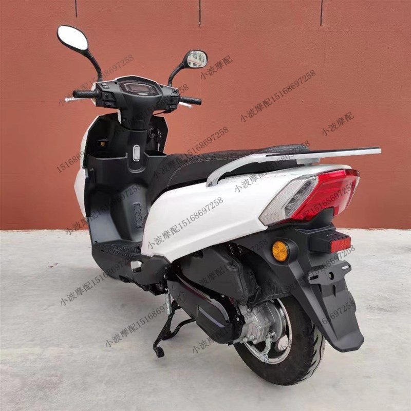 仿UY迪克踏板摩托车外壳望江铃木UY新本三阳KU2TAN125AFR绿的