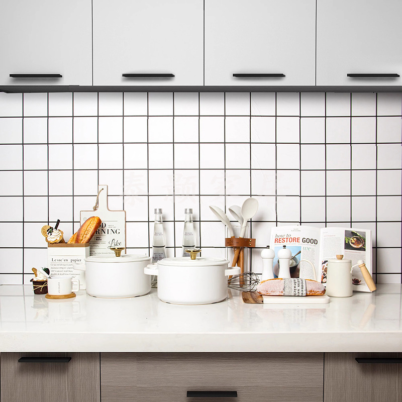 现代简约样板间厨房橱柜台面摆件套装软装民宿别墅设计师展厅组合