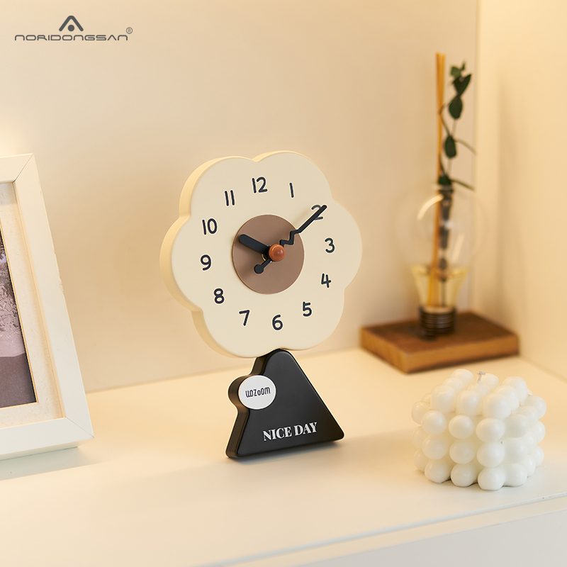 屋准奶油风客厅桌面创意时钟摆件现代简约装饰个性座钟摆放式钟表