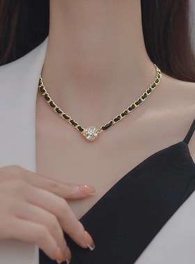 地心引力~闪钻磁铁圆球皮革项链高级编织链条个性设计.锁骨颈链女