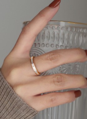 日韩时尚简约新款钛m钢戒指女白贝不掉色素圈轻奢小众ins冷淡风潮