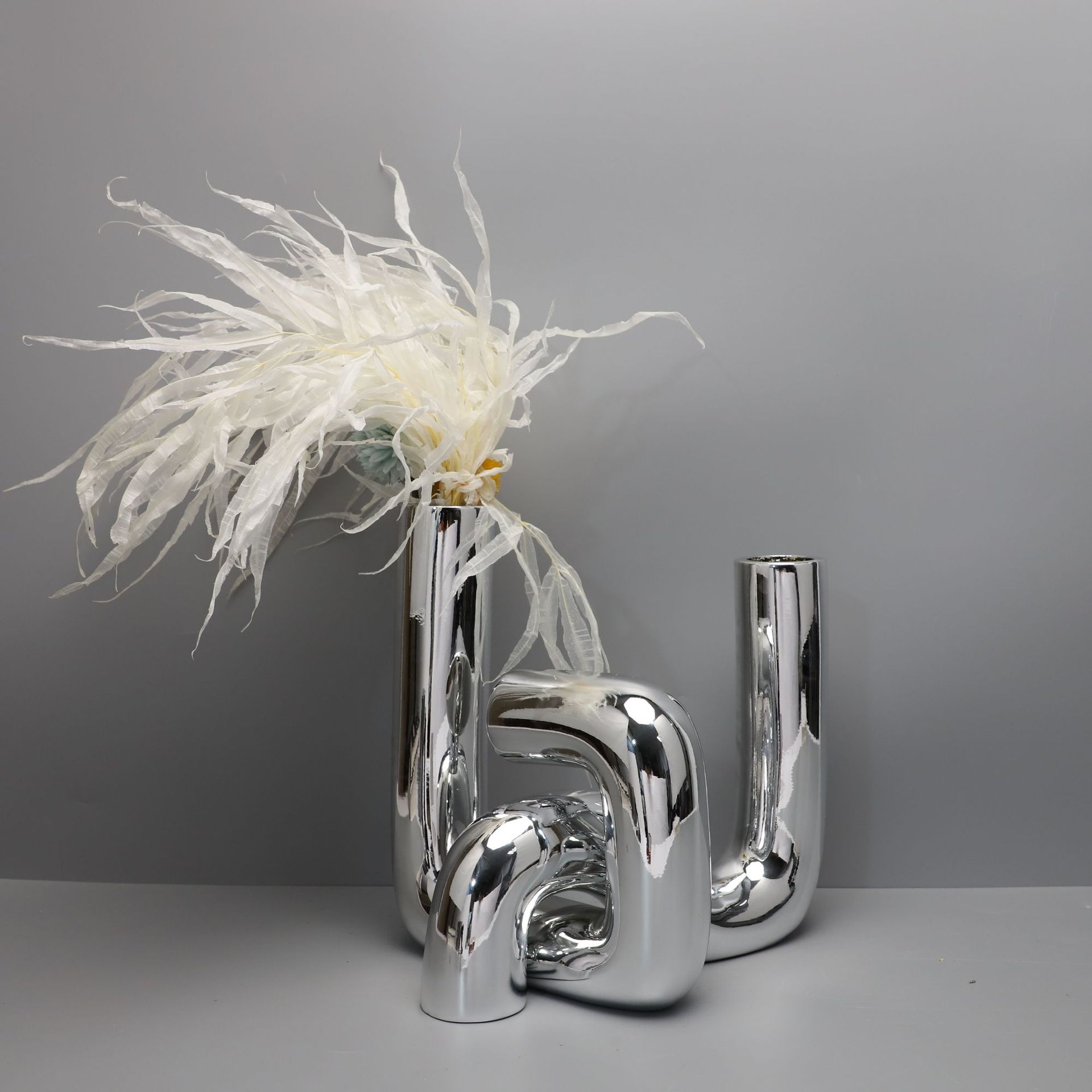 北欧创意电镀银色花器树脂装饰摆件样板间电视柜居家桌面客厅花瓶