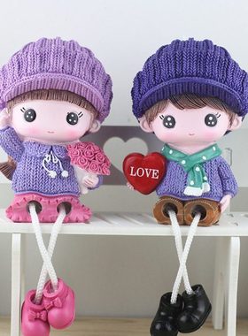 新款创意浪漫情侣吊脚娃娃居家桌面摆件 结婚生日礼物树脂工艺品