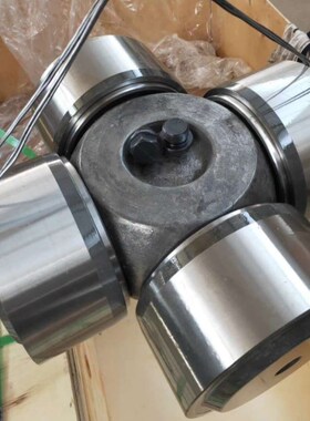 SWC225 250 285 315350万向联轴器十字轴承总成SWP十字包滚针轴承