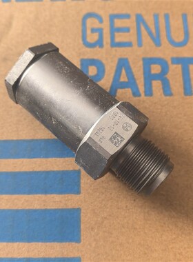 小松挖掘机PC300/350/360-8原厂共轨压力限压溢流阀6745-71-4330