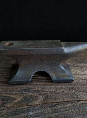 彷古民俗老物件老铁砧子铁匠铁墩子实用收藏小羊角砧敲打垫托工具