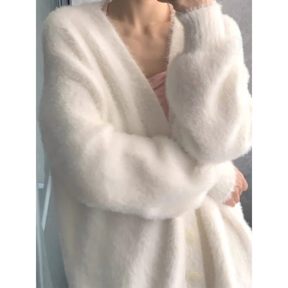 早秋季穿搭貂秋绒白C33MG746色毛衣女冬外穿慵懒高级松弛针织开感