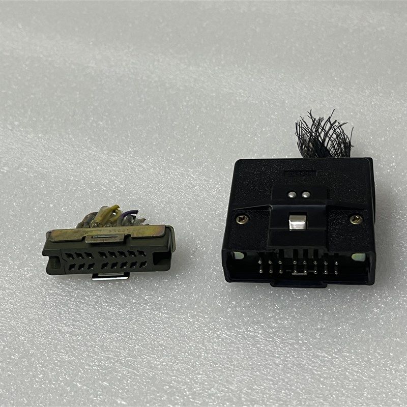 拆机二手 HRS HONDA MC-16WSF2 16芯 方形塑料壳插头 镀银连接器