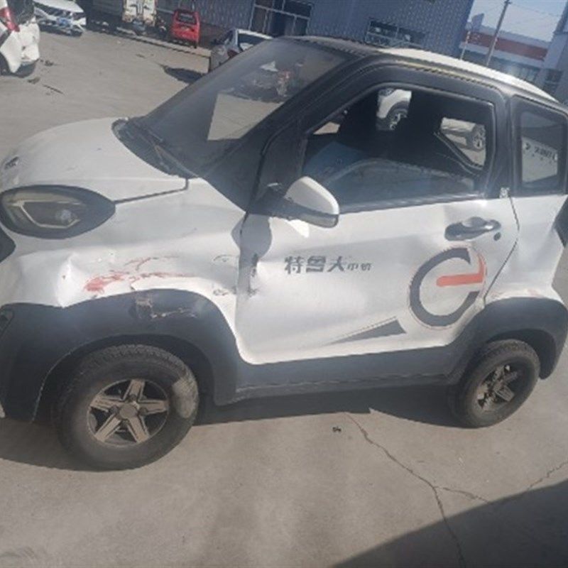 电动四轮车全封闭特鲁夫T2车前大灯总成篷车雾灯中网尾灯