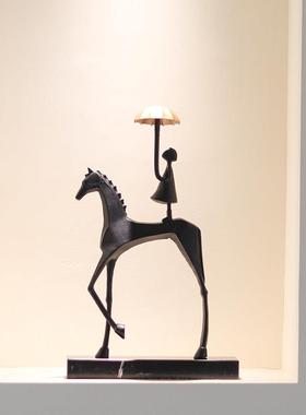 现代人物抽象艺术马雕塑摆件酒柜装饰客厅电视柜玄关轻奢高档桌面
