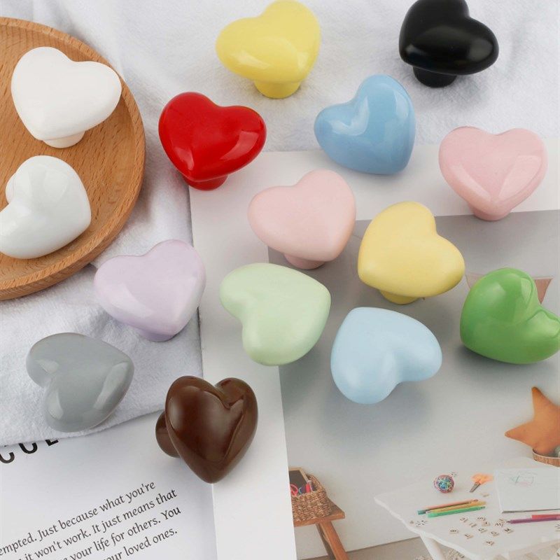 儿童房彩色心陶瓷把手男孩和女孩可爱单孔柜门衣柜柜抽屉门把手