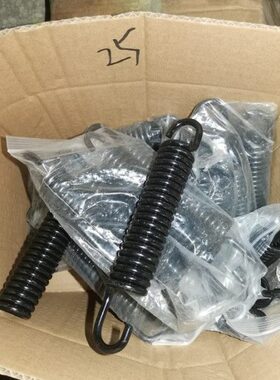 潍柴雷沃RG70领航金刚履带收割机配件滚筒传动带张紧拉簧(拉王）