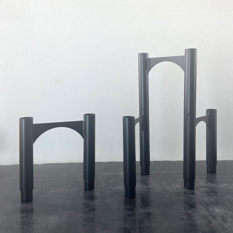 现代简约金色黑色几o何金属旋转烛台样板房室内餐桌桌面饰品摆件