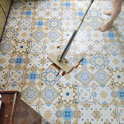 卫生间浴室自粘防水防滑耐磨地贴厨E房翻新改造防油防潮加厚地板