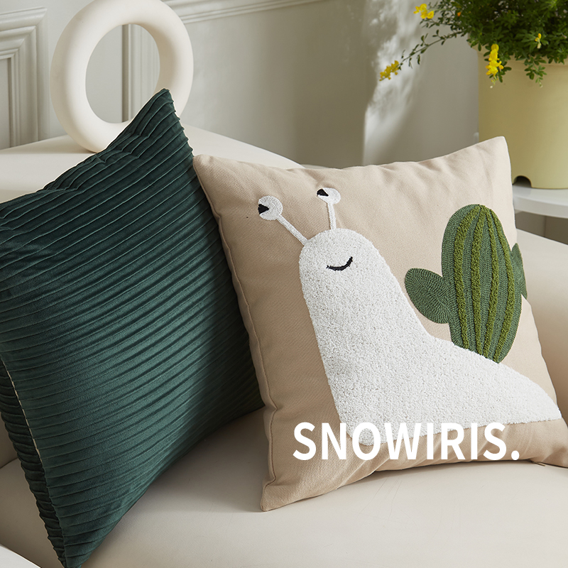 沙发抱枕客厅可爱蜗牛儿童房装饰靠枕枕套粉色布艺靠背飘窗靠垫棉