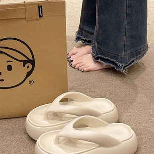 时尚 2025新款 外穿防滑沙滩度假夹脚踩屎感厚底人字拖 女夏季 凉拖鞋