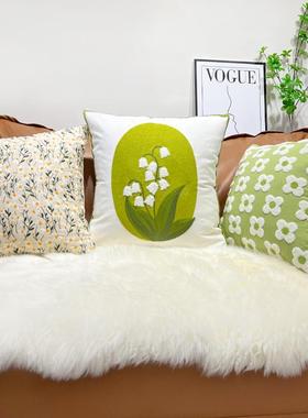 三月兮 简约绿色抱枕铃兰花图案时尚方形靠垫客厅靠枕套飘窗垫