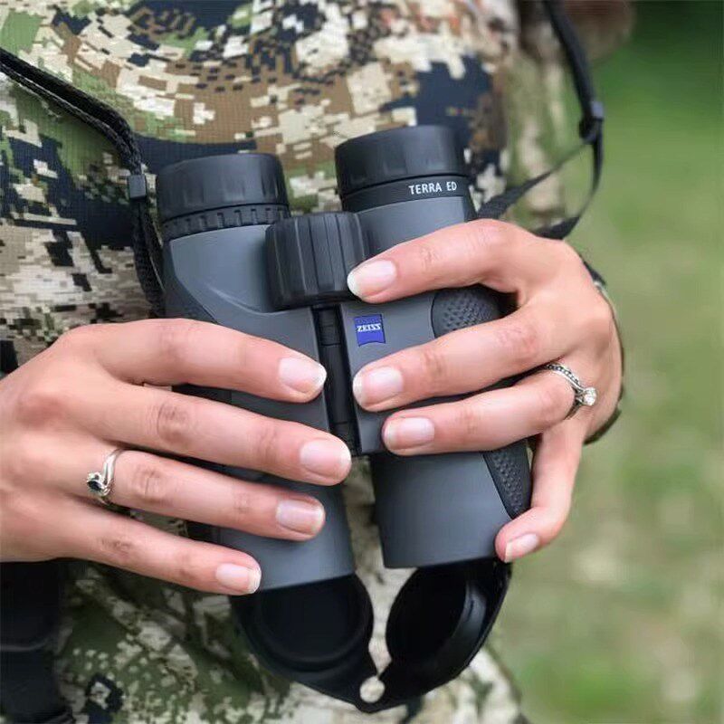 德国ZEISS蔡司望远镜陆地Terra ED8/10X42高倍高清双筒便携演唱会