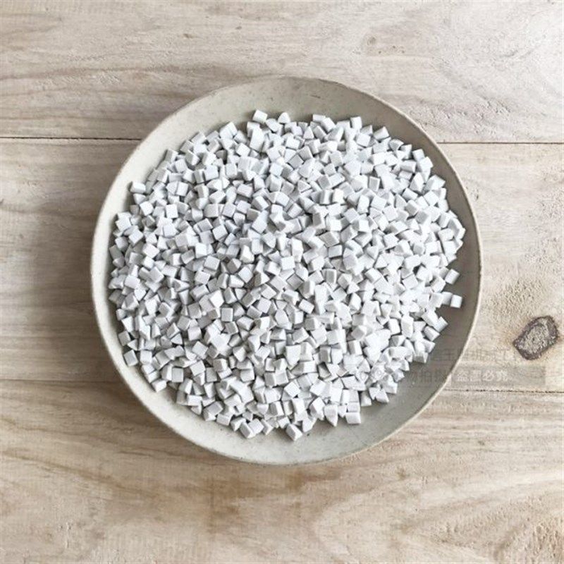 耐磨绿三角磨料抛光碳化硅震桶磨料三角石抛光机研磨石