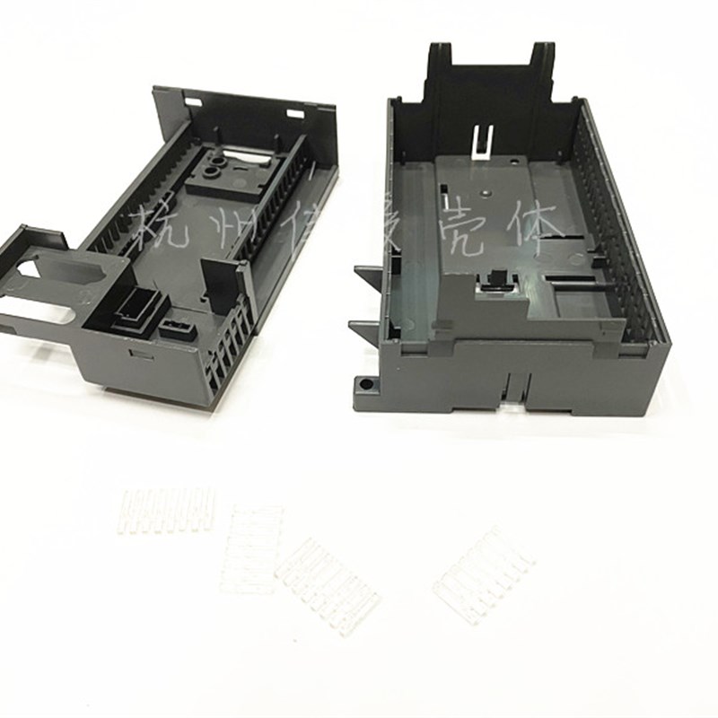 直销阻燃仪表壳体PLC工控cpu224xp扩展模块导轨塑料外壳140x80x63