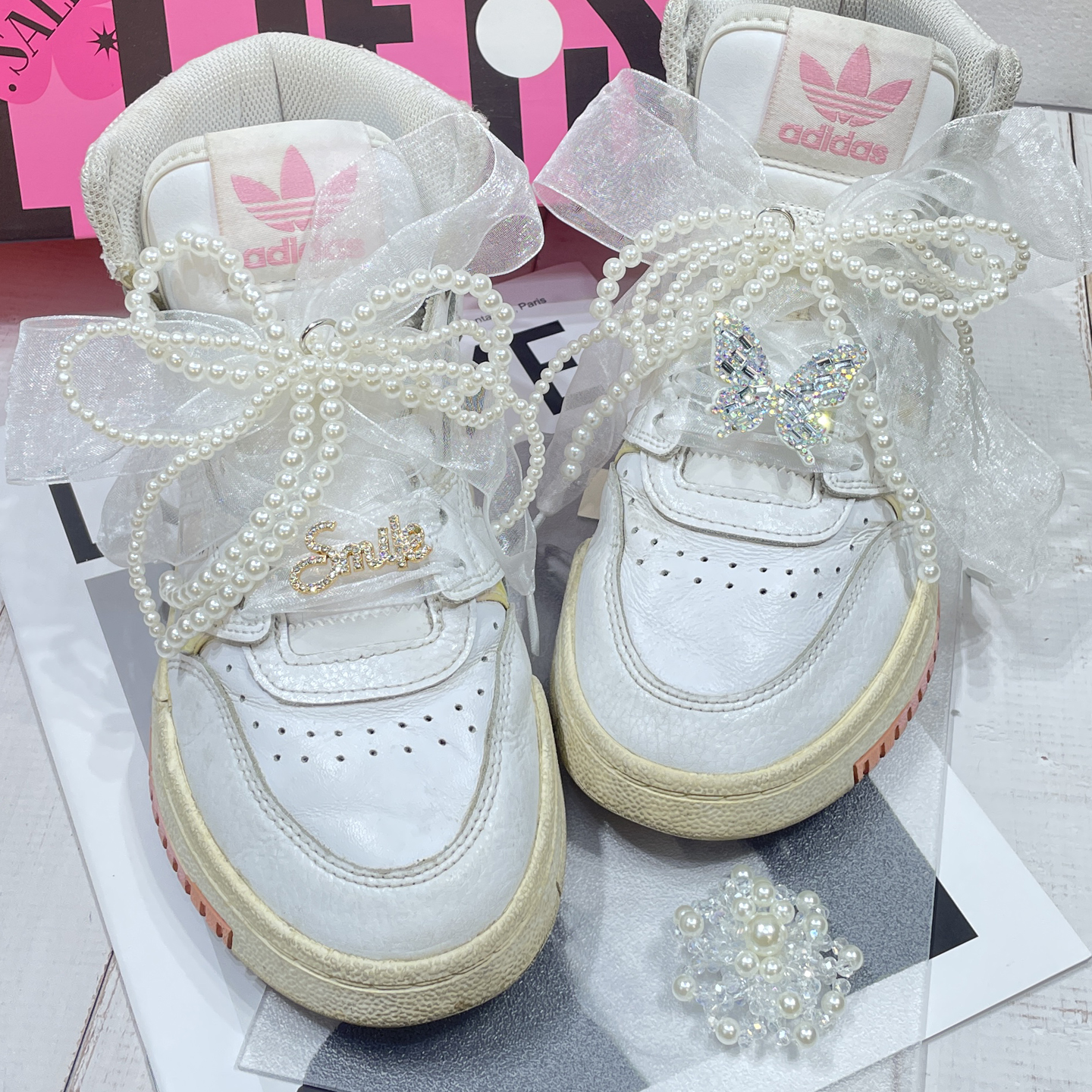 精致可爱鞋子上面的装饰品配件