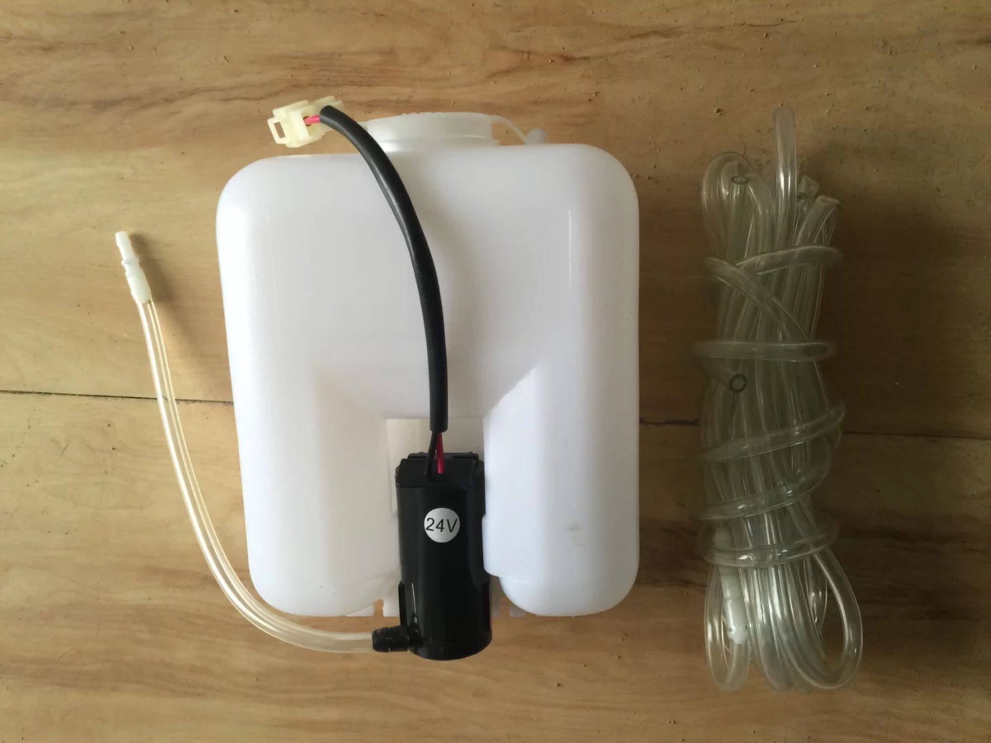 徐工吊车雨刮水壶 徐工吊车雨刮水壶电机雨刮原厂,标准件/零部件/工业耗材,输送带/传送带,淘宝优惠券,粉丝福利购,淘宝优惠卷