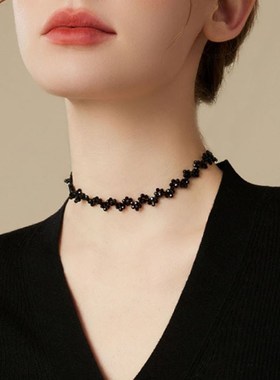 气质黑色水晶项链女小众高级w设计感锁骨链潮网红气质短款脖子颈