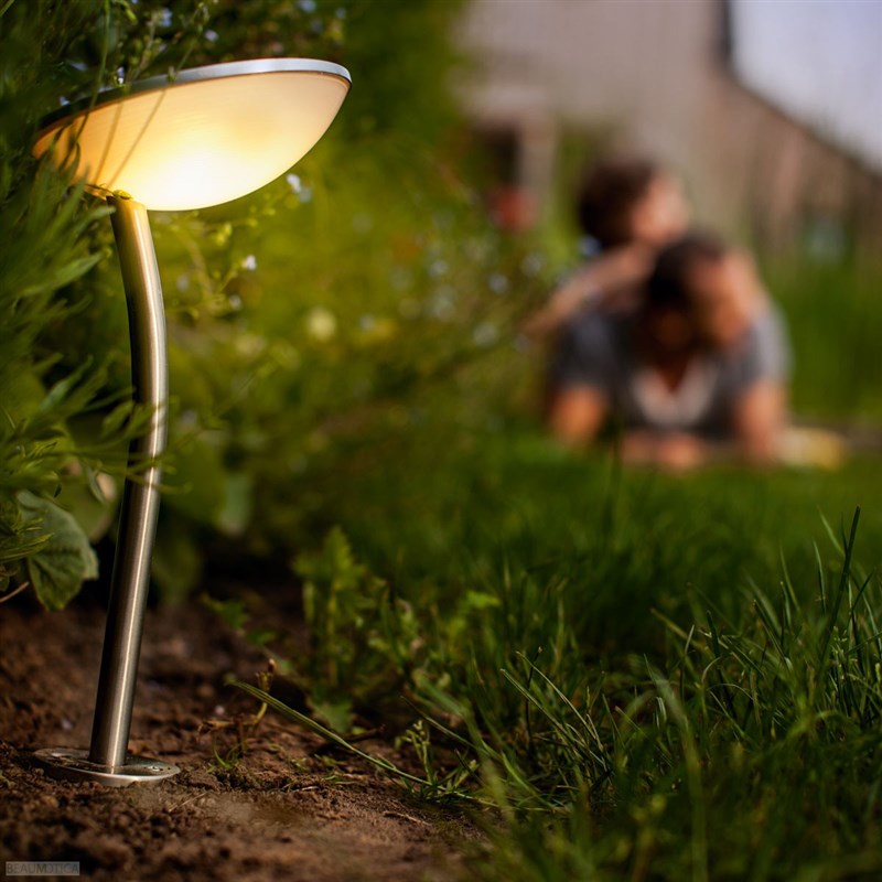 太阳能草坪灯家用庭院灯超亮别z墅花园装饰新款户外防水景观地插