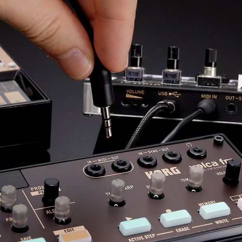 KORG Volca FM2模拟合成器迷你可携式智能效果琶音序器触摸键6复
