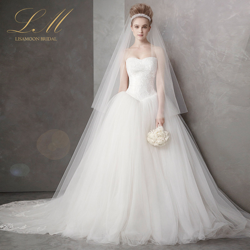 簡約新款刺繡白色韓版新娘婚紗微微風格經典修身抹胸露背齊地款女在類目 女裝/女士精品, 婚紗/旗袍/禮服, 婚紗中 - 來自Buy2taobao.com提供專業的淘寶代購服務