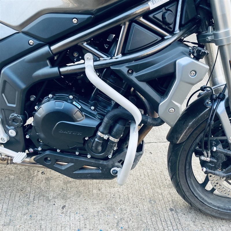 适用大运食铁兽sts400保护保险防摔防护杠博奥达踏板射灯改装配件