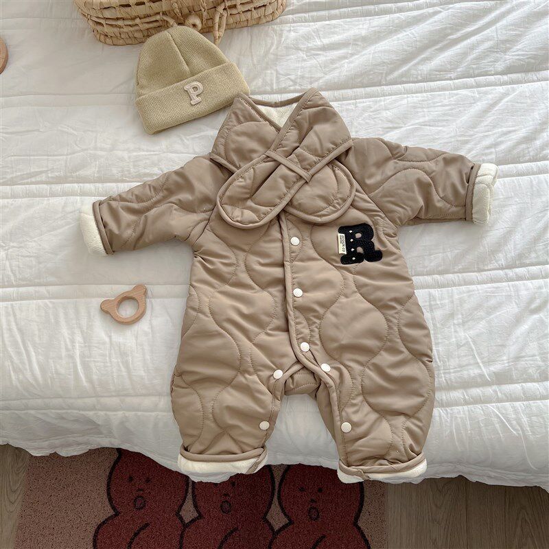 婴儿连身衣秋冬绗棉男宝宝外出棉服新生儿韩版加绒保暖爬服送围巾