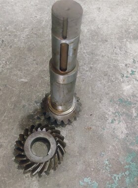 北京山东烟台X62W铣床配件X624A立铣头螺旋伞齿轮Z20/Z18长268