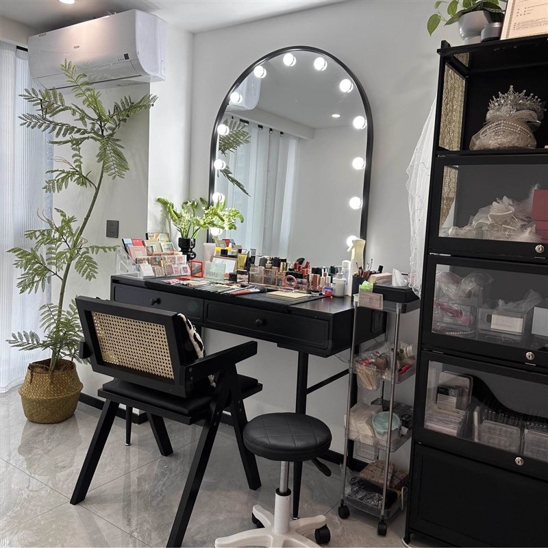 奶油风婚纱店美容院专o业带灯化妆台照相馆彩妆纹绣师工作室化妆