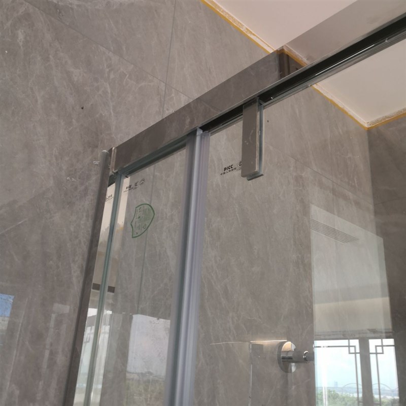 现场制做推拉型一门两用淋浴隔断极窄边不锈钢框架汽车级钢化玻璃