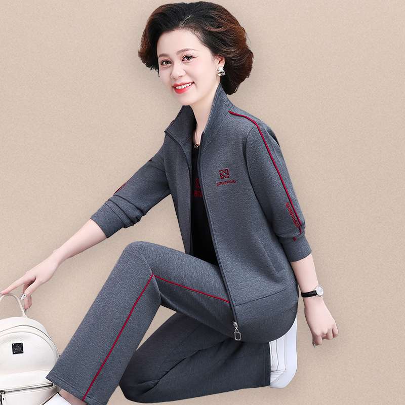 妈妈秋装套装洋气2025新款休闲运动服套装女中老年春秋时尚三件套